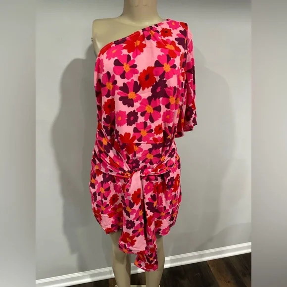 Jumpsuit Size Xl Women Pink Floral Tie Romper New Dress
New in package - Picture 2 of 4
